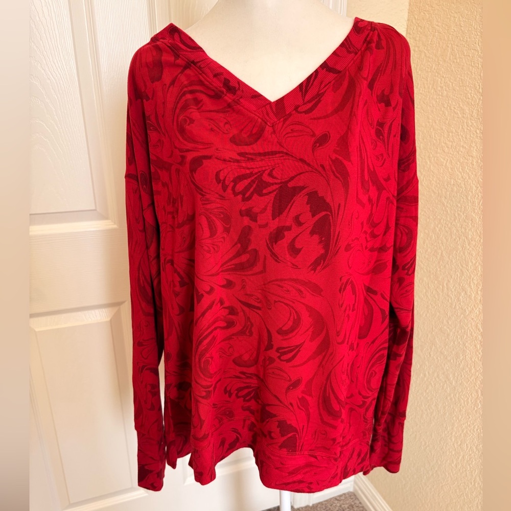 Athleta Coaster Lux Red Patterned Long Sleeve Sweatshirt